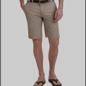 Size 30 vineyard vines breaker shorts.